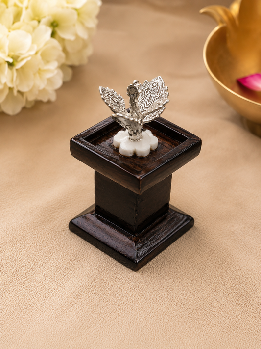 Tulsi Stand