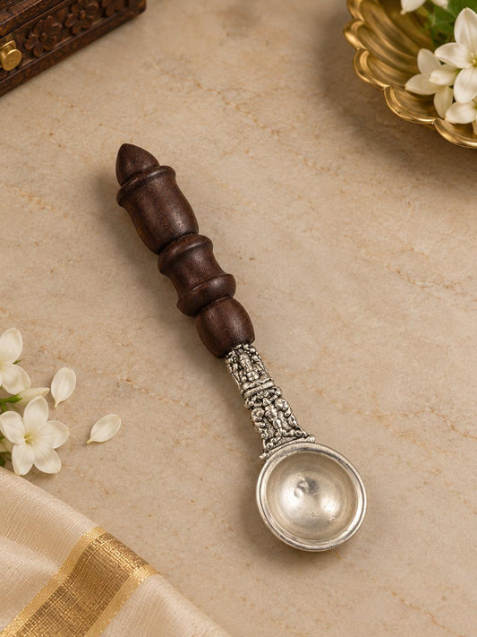 Uddharni Spoon